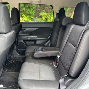 2017 Mitsubishi OUTLANDER SE — миниатюра 34