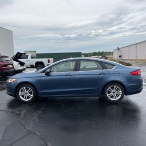 FORD FUSION SE - 3