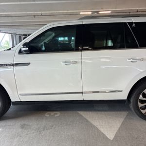 LINCOLN NAVIGATOR RESERVE - 4