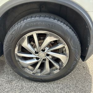 2015 Nissan ROGUE SL 照片 16