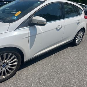 FORD FOCUS TITANIUM - 2