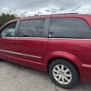 CHRYSLER TOWN AND COUNTRY TOURING - 6