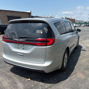 2023 Chrysler PACIFICA TOURING L — фото 8