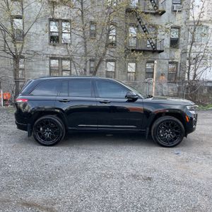 JEEP GRAND CHEROKEE SUMMIT RESERVE - 10