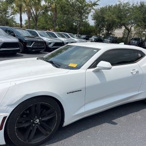 2016 Chevrolet CAMARO LT photo 2