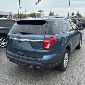 FORD EXPLORER XLT - 7