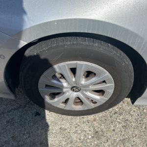 صورة 17 لـ 2022 Toyota PRIUS LE