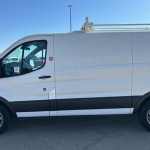 FORD TRANSIT 150 - 4