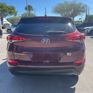 HYUNDAI TUCSON SE - 7