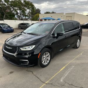 CHRYSLER PACIFICA TOURING L - 1