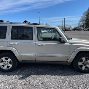 JEEP COMMANDER LIMITED - 9