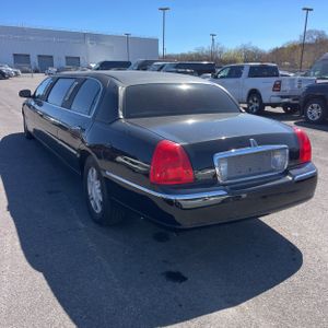 LINCOLN TOWN CAR EXECUTIVE - 5