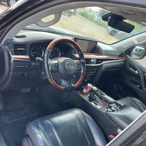 2017 Lexus LX 570 BASE — миниатюра 39