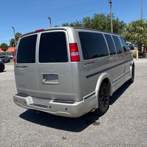 CHEVROLET EXPRESS 2500 - 8