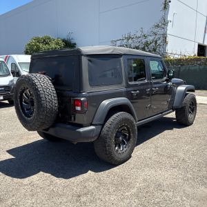 صورة 8 لـ 2021 JEEP WRANGLER UNLIMITED WILLYS
