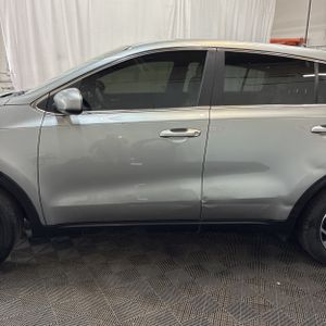 2022 KIA SPORTAGE LX 照片 4