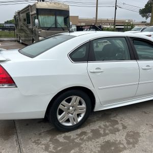 CHEVROLET IMPALA LT - 9