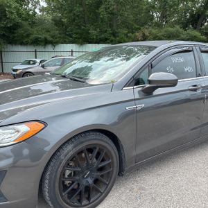 FORD FUSION SE - 2