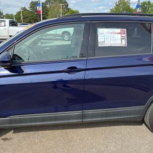 VOLKSWAGEN TIGUAN S - 4