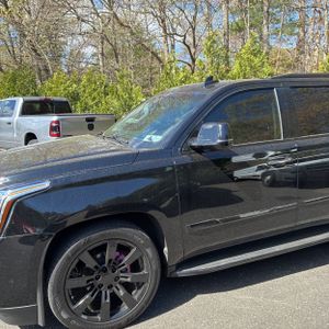 CADILLAC ESCALADE LUXURY - 2