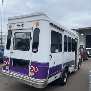 FORD E-350 CUTAWAY - 8