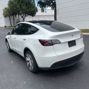 TESLA MODEL Y LONG RANGE - 5