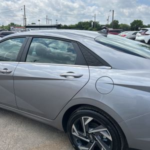 HYUNDAI ELANTRA SEL CONVENIENCE - 5