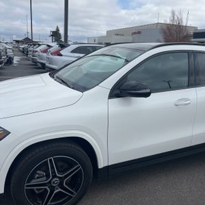 MERCEDES-BENZ GLA - 2