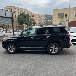 2010 Toyota 4RUNNER SR5 photo 3