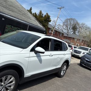 VOLKSWAGEN TIGUAN S 4MOTION - 3