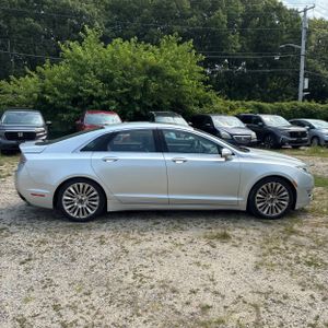 صورة 10 لـ 2015 Lincoln MKZ BASE