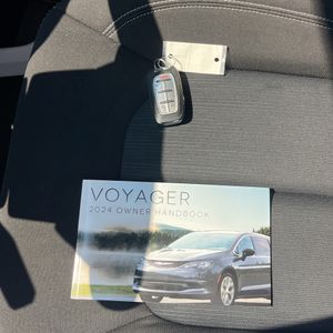 2024 Chrysler VOYAGER LX — фото 49