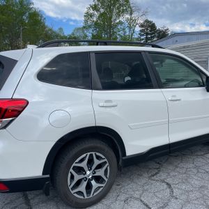 SUBARU FORESTER PREMIUM - 9