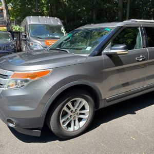 FORD EXPLORER XLT - 2