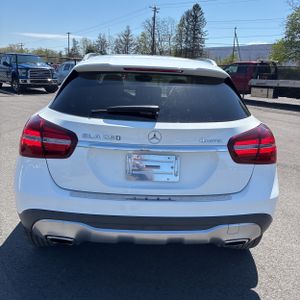 MERCEDES-BENZ GLA - 7