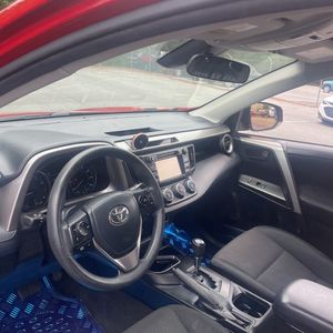 2017 Toyota RAV4 LE — миниатюра 36