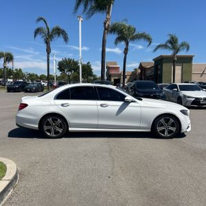 MERCEDES-BENZ E-CLASS - 10