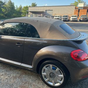 VOLKSWAGEN BEETLE CONVERTIBLE 2.5L 70S EDITION - 5