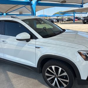 صورة 13 لـ 2024 Volkswagen TAOS SE