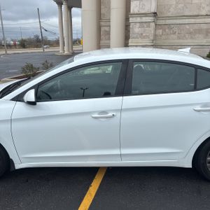 HYUNDAI ELANTRA SEL - 4