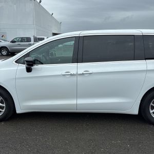 CHRYSLER PACIFICA SELECT - 4