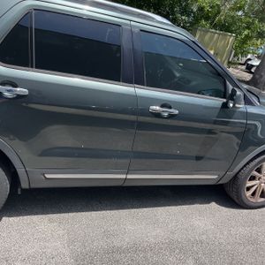 FORD EXPLORER LIMITED - 10