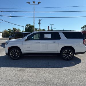 CHEVROLET SUBURBAN - 3