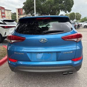 HYUNDAI TUCSON LIMITED - 7