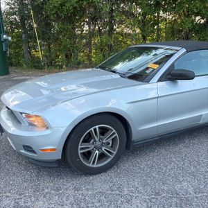 FORD MUSTANG V6 PREMIUM - 2