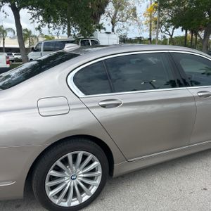 BMW 7 SERIES 740I - 9