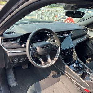 2025 JEEP GRAND CHEROKEE LAREDO — миниатюра 33