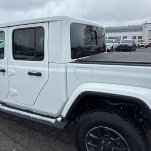 Jeep Gladiator Overland - 6