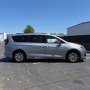 CHRYSLER PACIFICA TOURING-L - 10