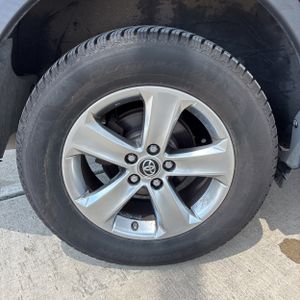 صورة 19 لـ 2014 Toyota RAV4 XLE